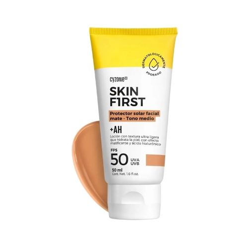 PROTECTOR SOLAR FACIAL SKIN FIRST CON COLOR MEDIO, 50 ML